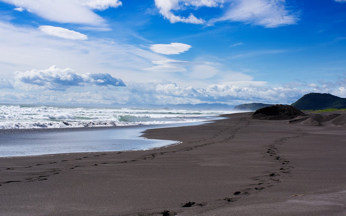 Khalaktyrsky Beach Travelhyme