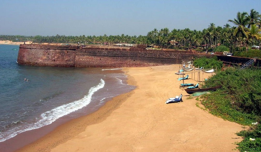 Candolim Beach North Goa Travelhyme